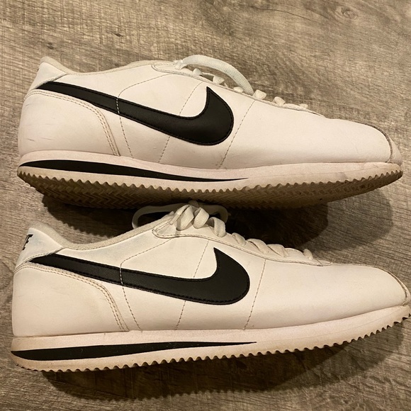 nike cortez mens size 10.5